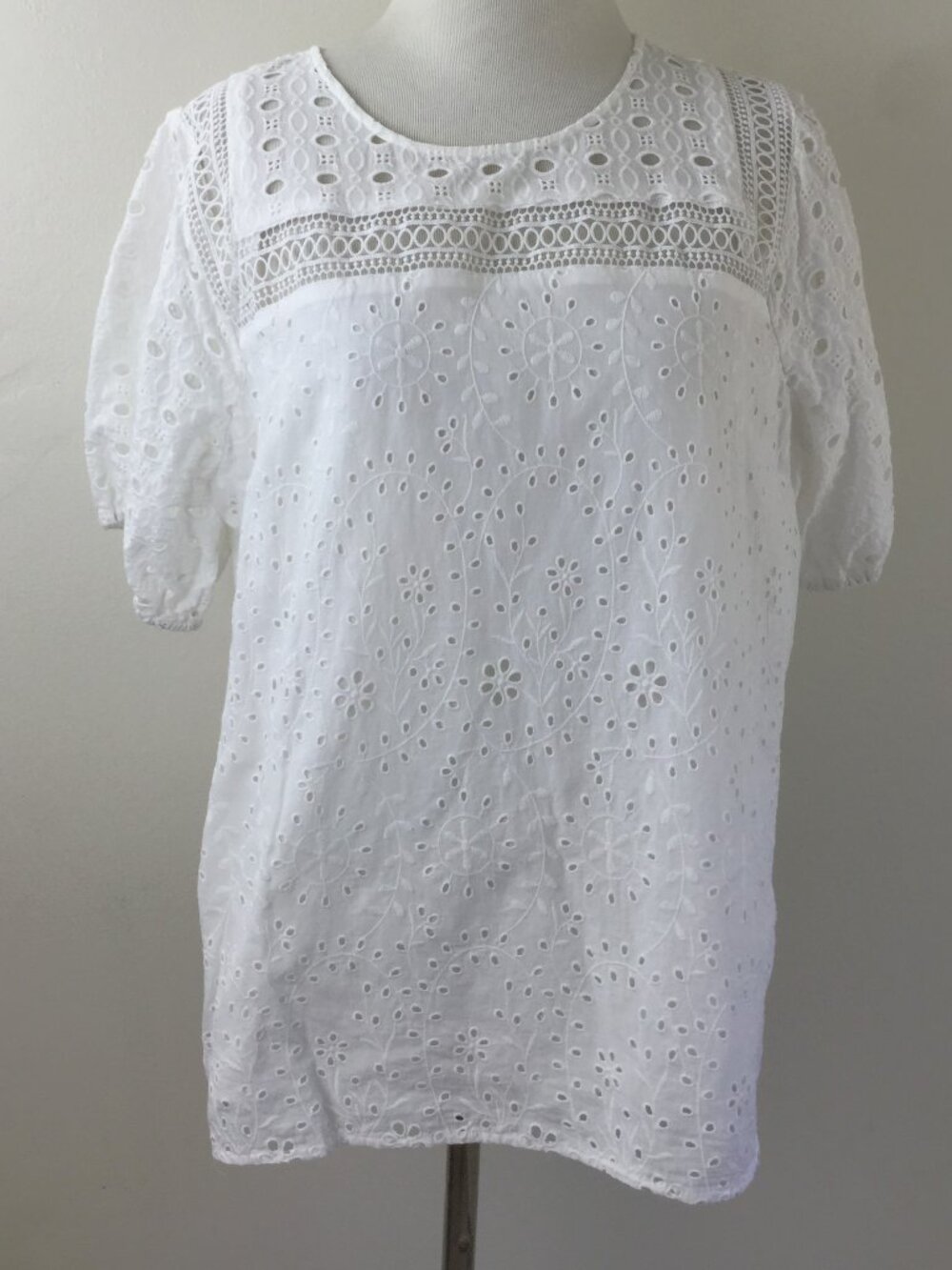 Loft White Eyelet Blouse l